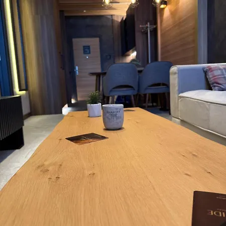 Woodside As Family Apartment