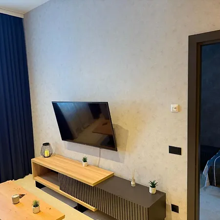 Apartment Woodside As Family Raska